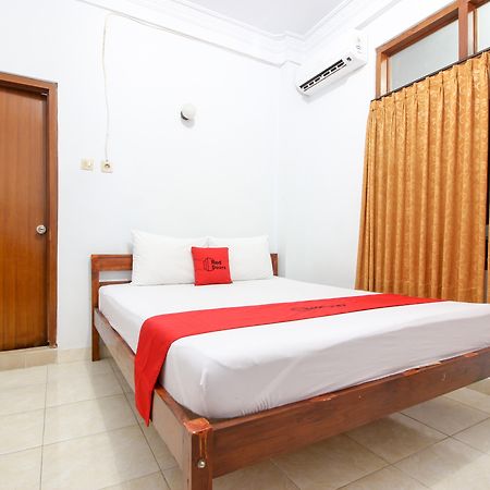Reddoorz Plus Near Alun Alun Selatan Джокьякарта Экстерьер фото