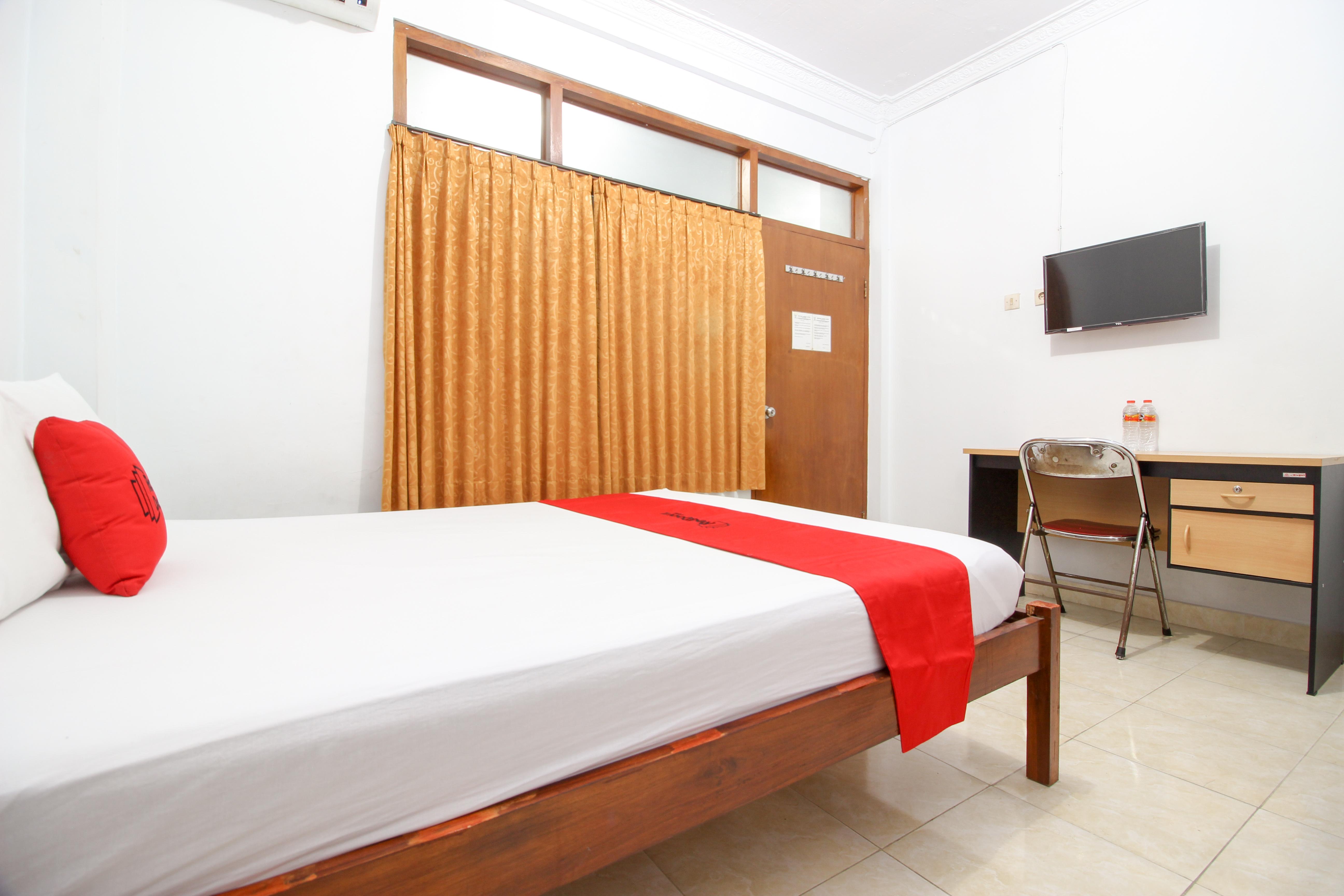 Reddoorz Plus Near Alun Alun Selatan Джокьякарта Экстерьер фото